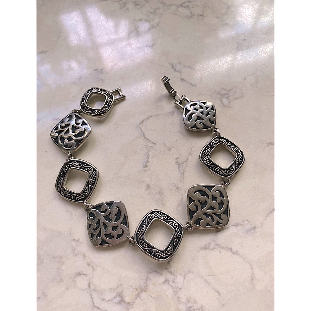COPY - Cute Lia Sophia bracelet